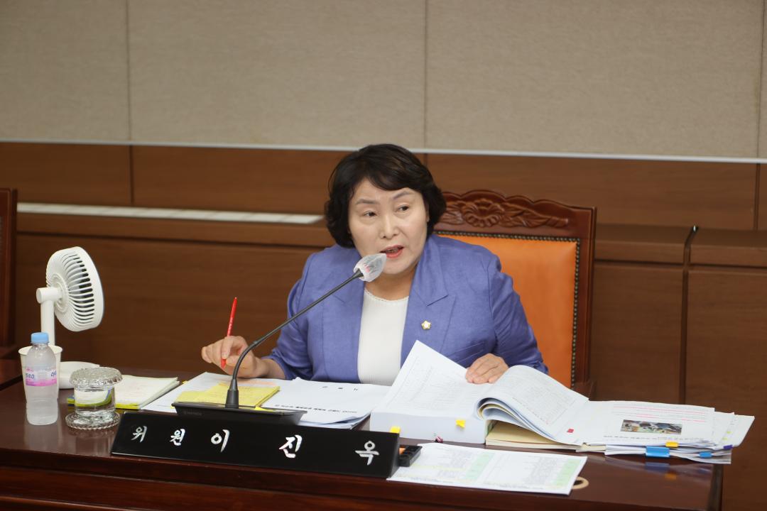 '행정사무감사 2일차' 게시글의 사진(4) 'AE8I5703.JPG'