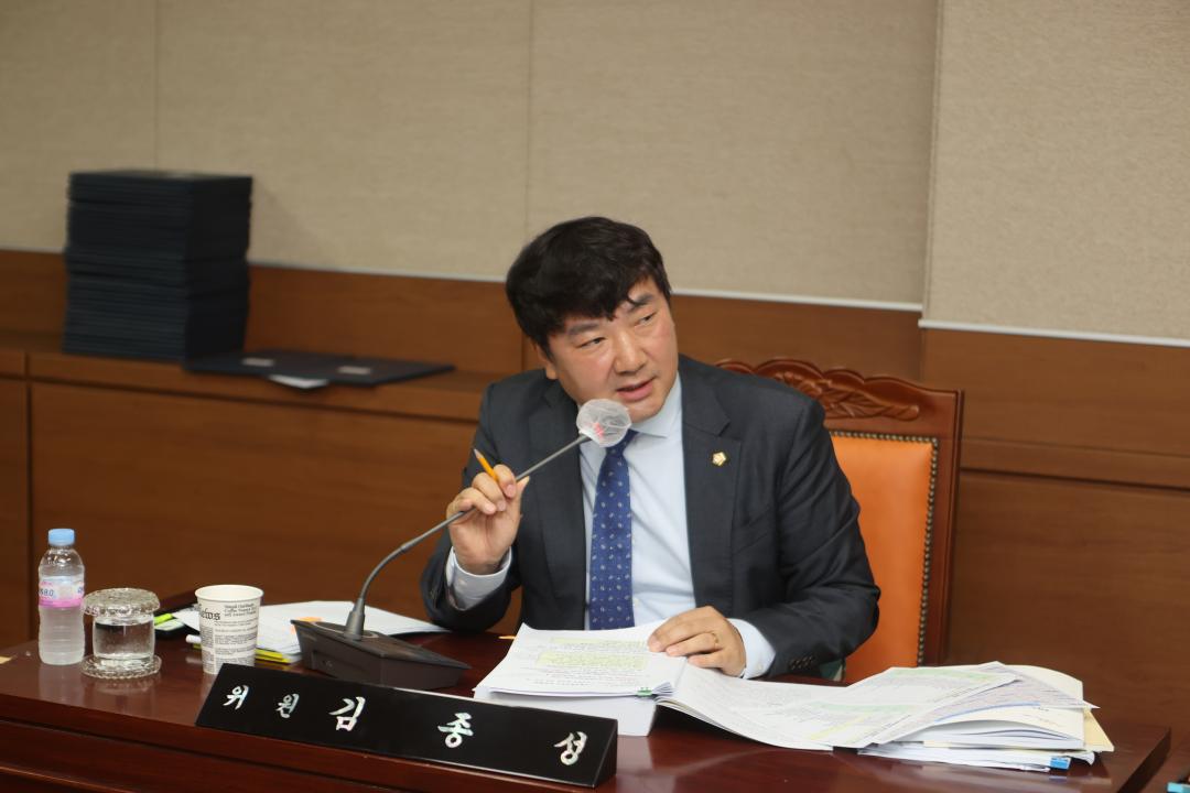 '행정사무감사 1일차' 게시글의 사진(6) 'AE8I5671.JPG'