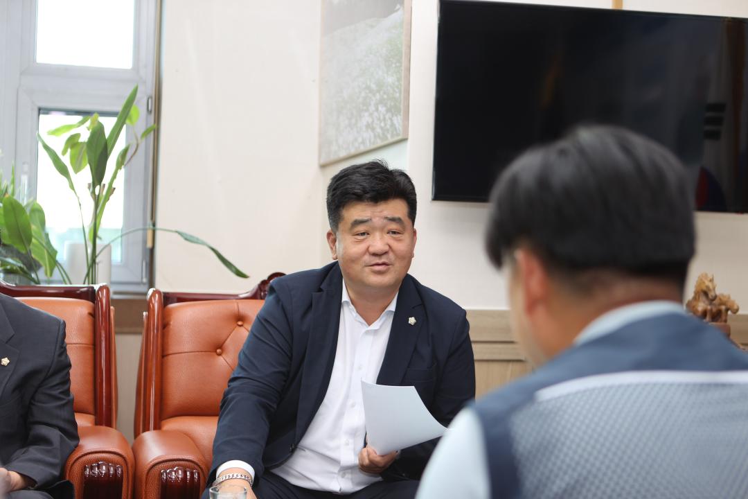 '20260827_가평군 공무원 노동조합 내방' 게시글의 사진(7) 'AE8I3588.JPG'