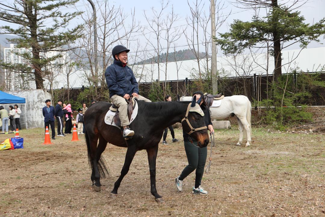 '20260411_청평 옛 중앙내수면연구소 벚꽃길 개방 행사' 게시글의 사진(16) 'AE8I5831.JPG'