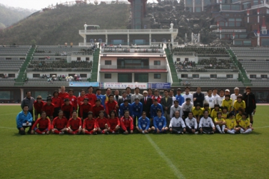 소년소녀가장돕기 스포츠 스타 초정 친선축구대회 축하