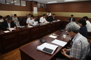 8월 의원총회