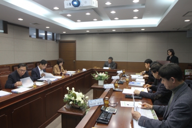 청소년시설 민간위탁 적격자 위원회