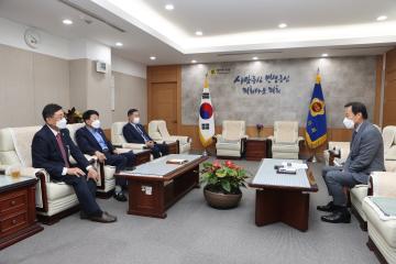 사회적 거리두기 탄력적용 건의 및 특별교부세 확보 위해 경기도청·경기도의회·국회 방문